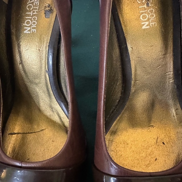 A cute addition to your shoe collection! Kenneth Cole Leather Heels Size 6.5 - Picture 3 of 16